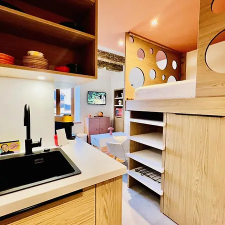 Blue Dream! Pedestrian Center Near And