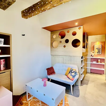 Blue Dream! Pedestrian Center Near And ג'רארדמר